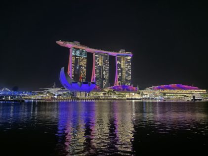 „Ce la vi“ in Singapore